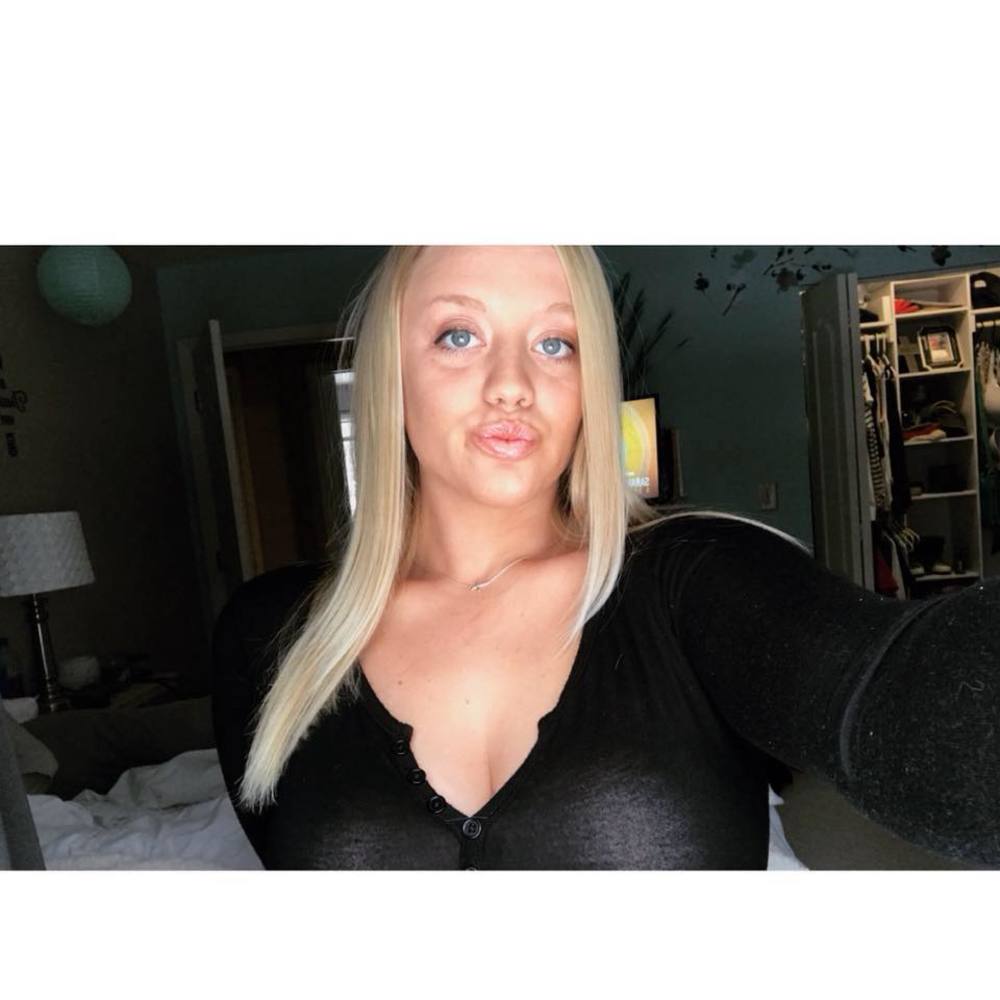 Meet your Posher, Danielle